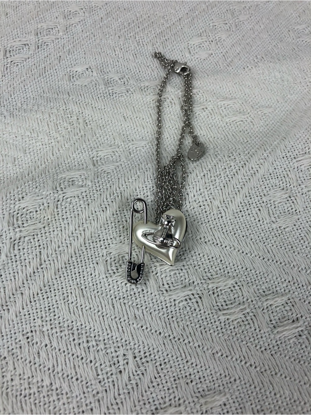 Vivienne Westwood ORIETTA PENDANT necklace in silver.